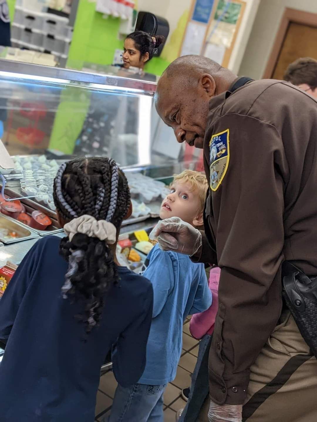 November 29, 2022 - Sheriff Foster and DARE Officer Adam Sutherland Help Serve Thanksgiving Lunch at